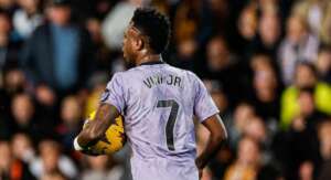 ESPANHOL: Vinícius Jr. é provocado, marca dois gols, e garante empate do Real Madrid