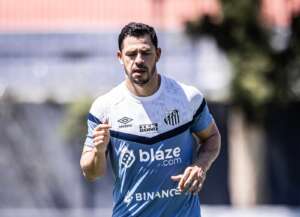 Giuliano treina em separado, mas deve reforçar o Santos contra a Portuguesa