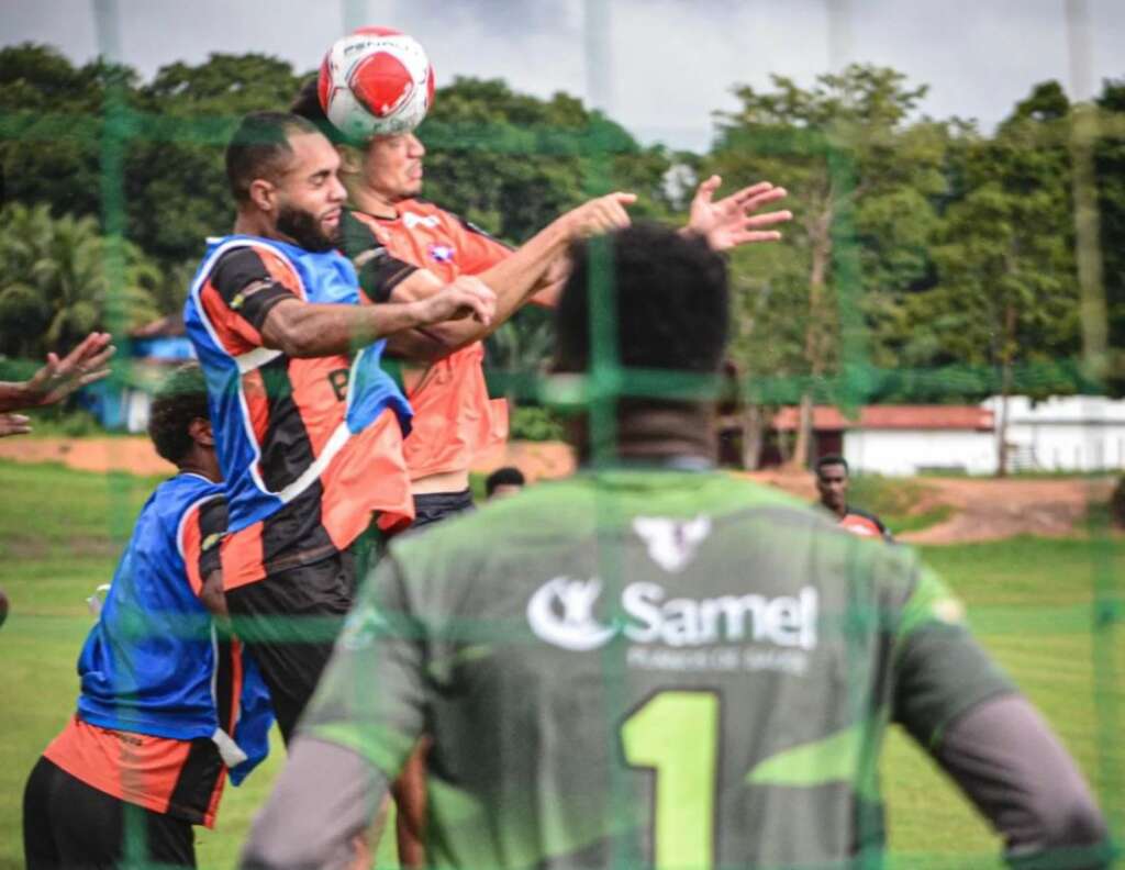 AMAZONENSE: Parintins encara o Princesa do Solimões querendo se manter na liderança