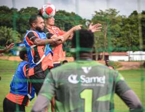 AMAZONENSE: Parintins encara o Princesa do Solimões querendo se manter na liderança