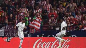 Liga espanhola vai denunciar atos racistas contra Vini Jr em jogo do Atlético de Madrid