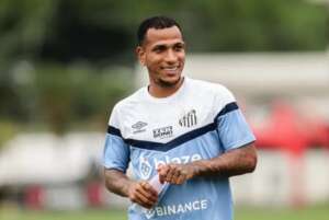 Destaque no ano, Otero celebra união do Santos e prevê fase final do Paulistão 'muito boa'