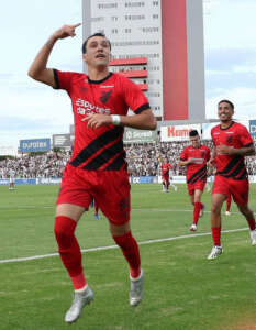 PARANAENSE: Athletico PR marca nos acréscimos e abre vantagem na semifinal