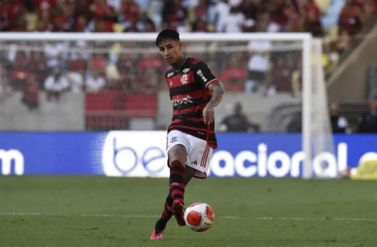 Pulgar, do Flamengo, é cortado dos amistosos do Chile por desgaste muscular