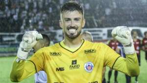 Mineiro: América-MG encaminha contratação de goleiro do Itabirito