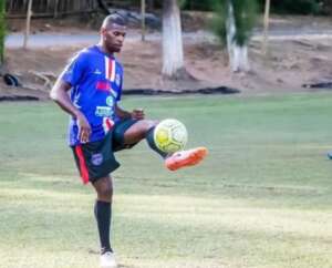 Mineiro: Árbitro agride atleta em Campeonato de Várzea e jogador passa por cirurgia