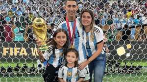 De Paul revela lágrimas nos olhos de Di María após atleta ter família ameaçada na Argentina