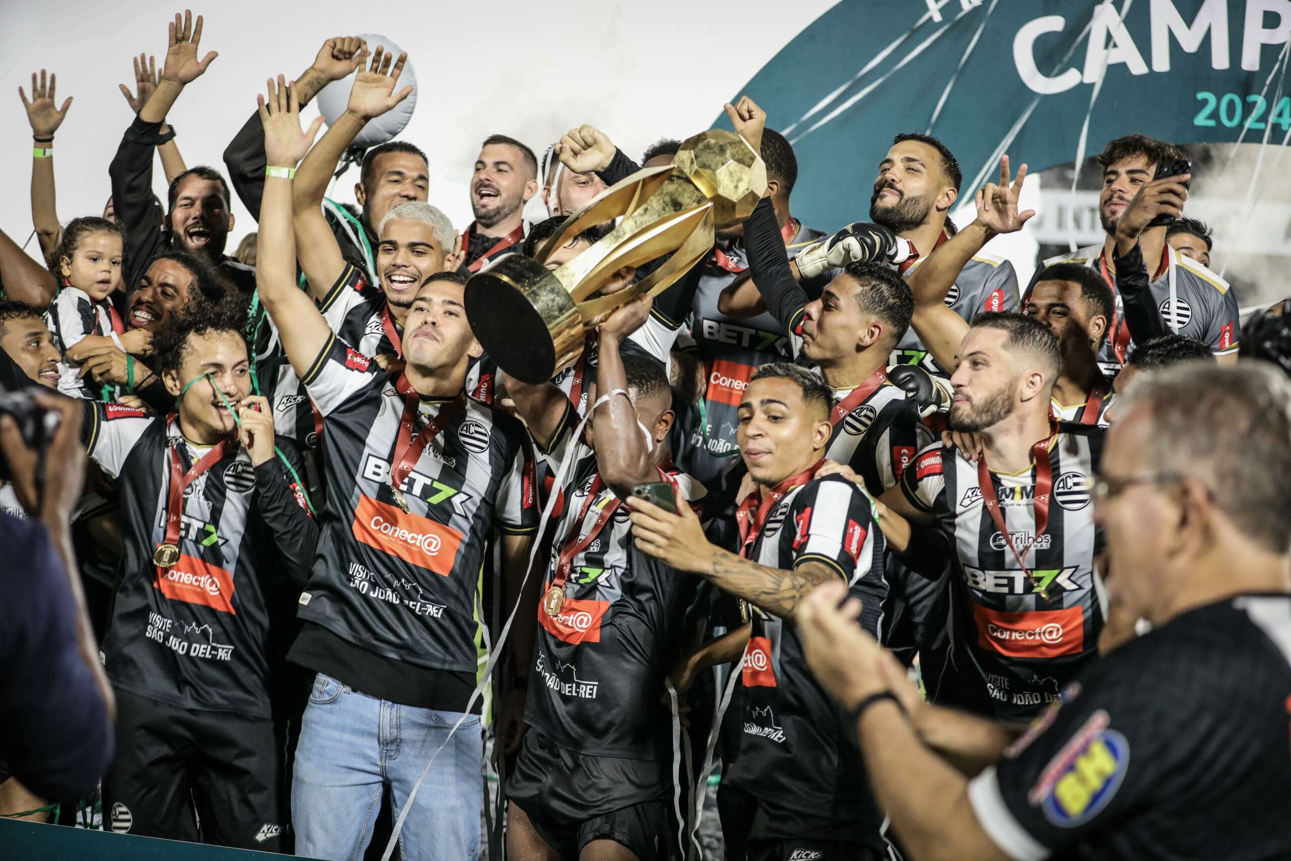 MINEIRO: Athletic é campeão do Troféu Inconfidência após nova vitória sobre Pouso Alegre