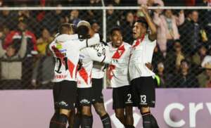 LIBERTADORES: Always Ready-BOL vence Nacional-URU em jogo na altitude acima de La Paz