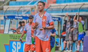 Missa de 7º dia? Treinador deixa time do Paulista A4 após uma semana no cargo