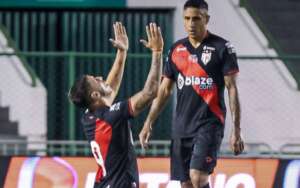 Real Brasília-DF 1 x 3 Atlético-GO - Susto no começo, virada e vaga no final