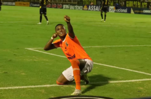 Carioca: Destaque do Nova Iguaçu sofre preconceito por sua escolha religiosa após gol contra o Vasco