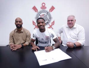 Paulistão: Corinthians reforça a defesa e anuncia a contratação por empréstimo do zagueiro Cacá