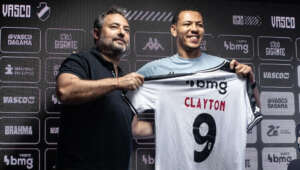 Carioca: Clayton Silva festeja estreia e diz que jogar no Vasco é 'um dos maiores desafios da carreira'