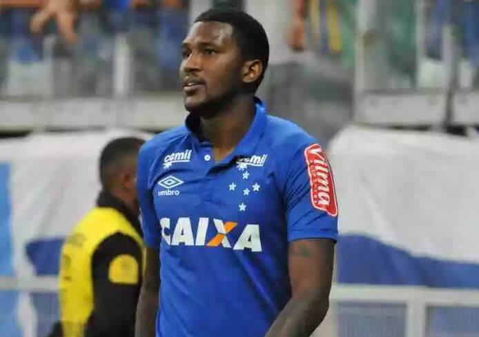 douglas coutinho divulgacao cruzeiro
