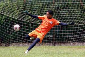 Goleiro de 16 anos espera atuar no futebol paulista em 2024: 