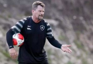 Carioca: Fábio Matias valoriza rotatividade do elenco do Botafogo na Taça Rio