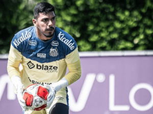 Paulistão: Santos treina na Vila Belmiro para duelo com Portuguesa e Carille tem uma dúvida na escalação