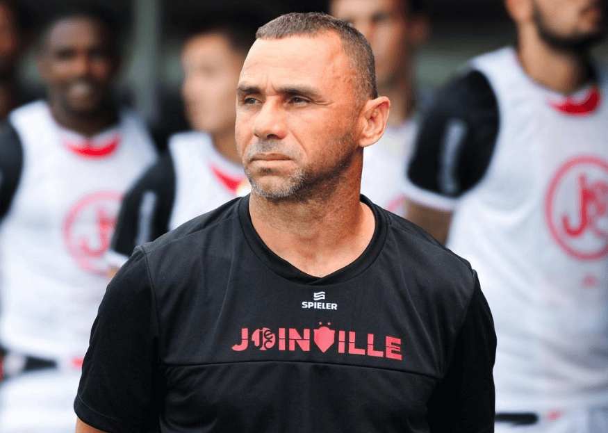 Catarinense: Joinville põe fim em 3ª passagem do técnico Fabinho Santos