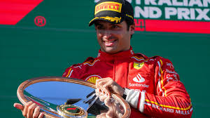 Sainz festeja vitória na volta à Fórmula 1: ‘A vida às vezes é uma loucura’