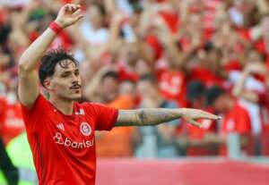 GAÚCHO: Internacional atropela São Luiz e avança com facilidade para semi