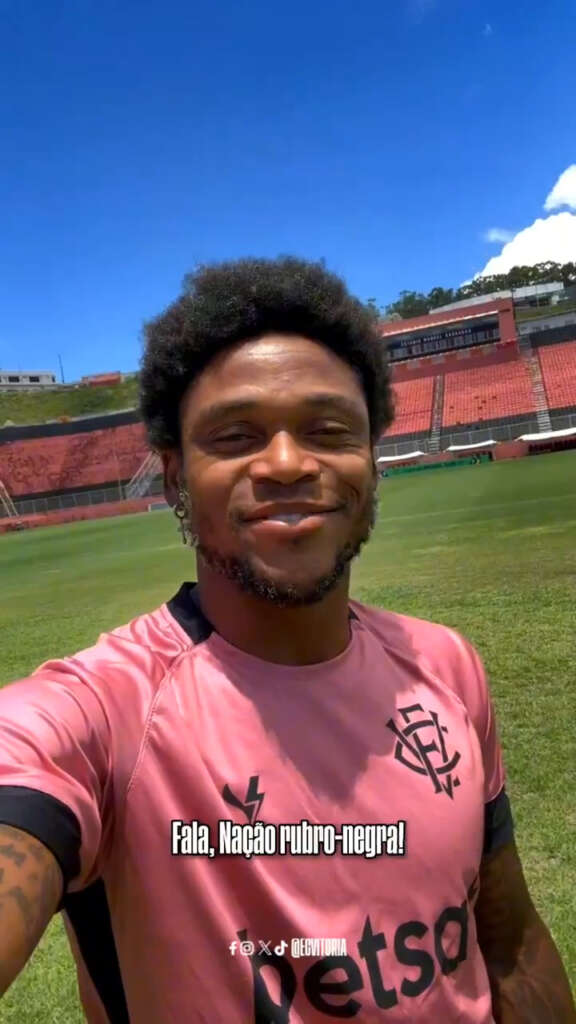 Baiano: Luiz Adriano chega a Salvador e se diz ansioso para vestir a camisa do Vitória