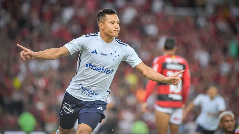 Marlon renova com Cruzeiro até dezembro de 2026: ‘Feliz e motivado para buscar grandes coisas’