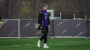 Neuer sofre lesão muscular em treino da Alemanha é é cortado dos amistoso da Data Fifa