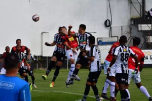 MINEIRO: Pouso Alegre e Athletic abrem disputa pelo título do Troféu Inconfidência