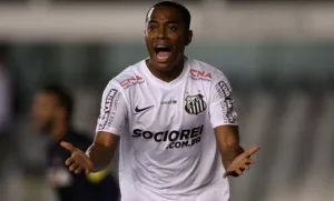 Robinho fala sobre condenação por estupro coletivo e diz ter provas sobre inocência