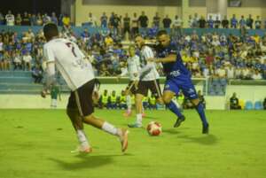 São José 1 x 2 Ferroviária - De virada e mais eficiente, Locomotiva carimba vaga