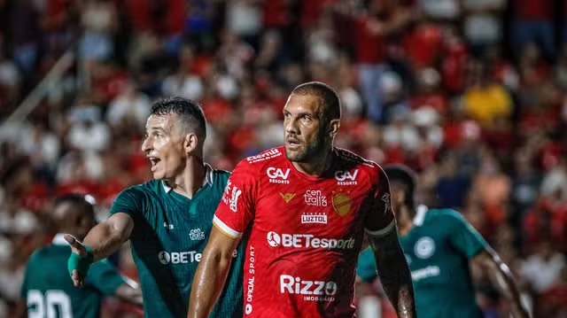 Vila Nova em vantagem sobre Goiás na Copa Verde