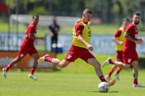 Perto do Vasco, Hugo Moura se despede do Athletico-PR e deve render R$ 5 mi ao Flamengo