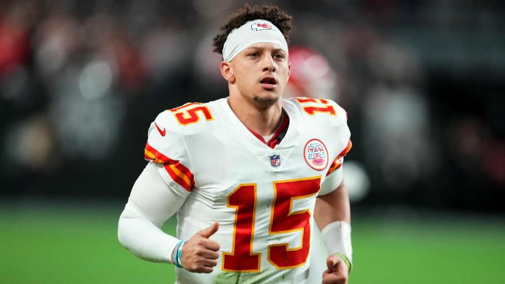 Pai de Patrick Mahomes é indiciado nos Estados Unidos por dirigir embriagado