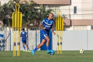 Série B: Barroca veta saída e zagueiro Alan Costa deve continuar no Avaí