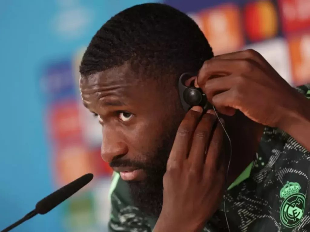 Rüdiger quer Real Madrid atento a De Bruyne em duelo com o City pela Liga dos Campeões