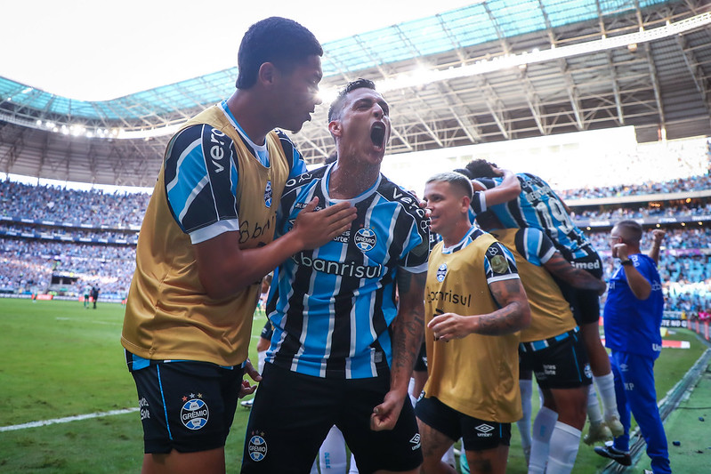 GAÚCHO: Susto, virada em dois minutos e Grêmio confirma 2.º hepta da história