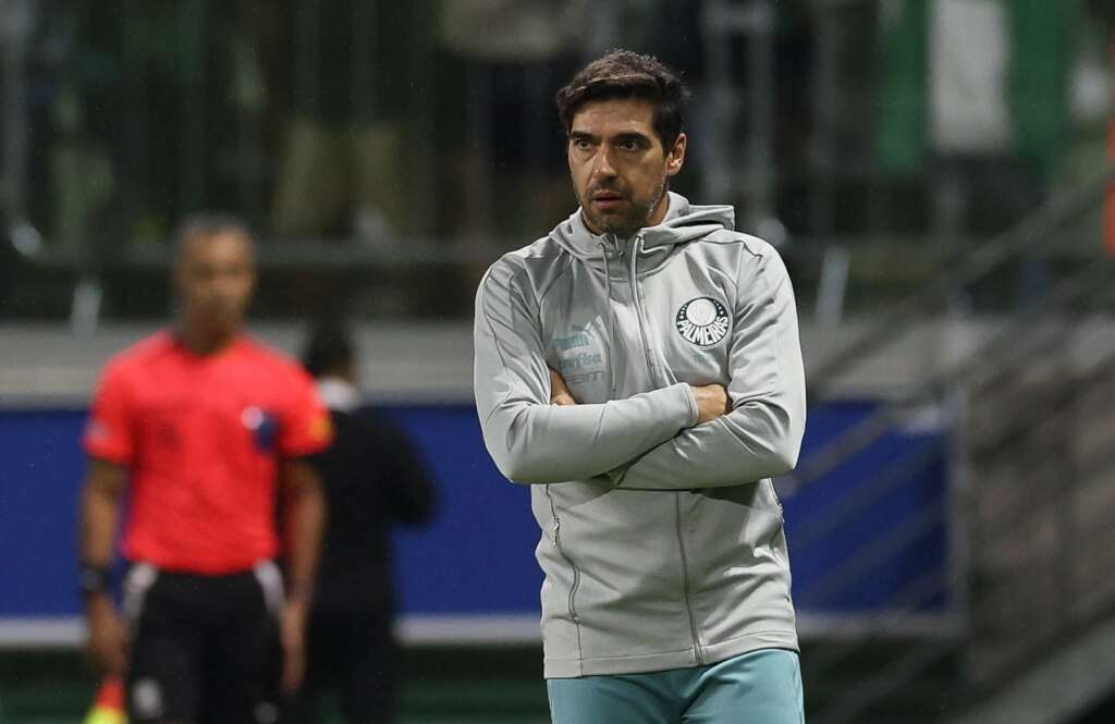 Abel Ferreira é ‘provocado’ por marca de carros elétricos após dizer que não gosta dos modelos