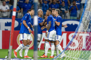 SUL-AMERICANA: Cruzeiro abre 3 a 0, mas leva empate no último lance; Cuiabá vence 1ª