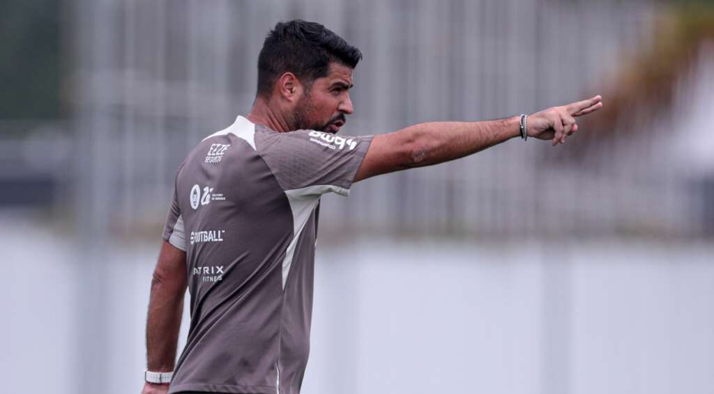 António Oliveira faz últimos testes no Corinthians antes de desafio na Sul-Americana