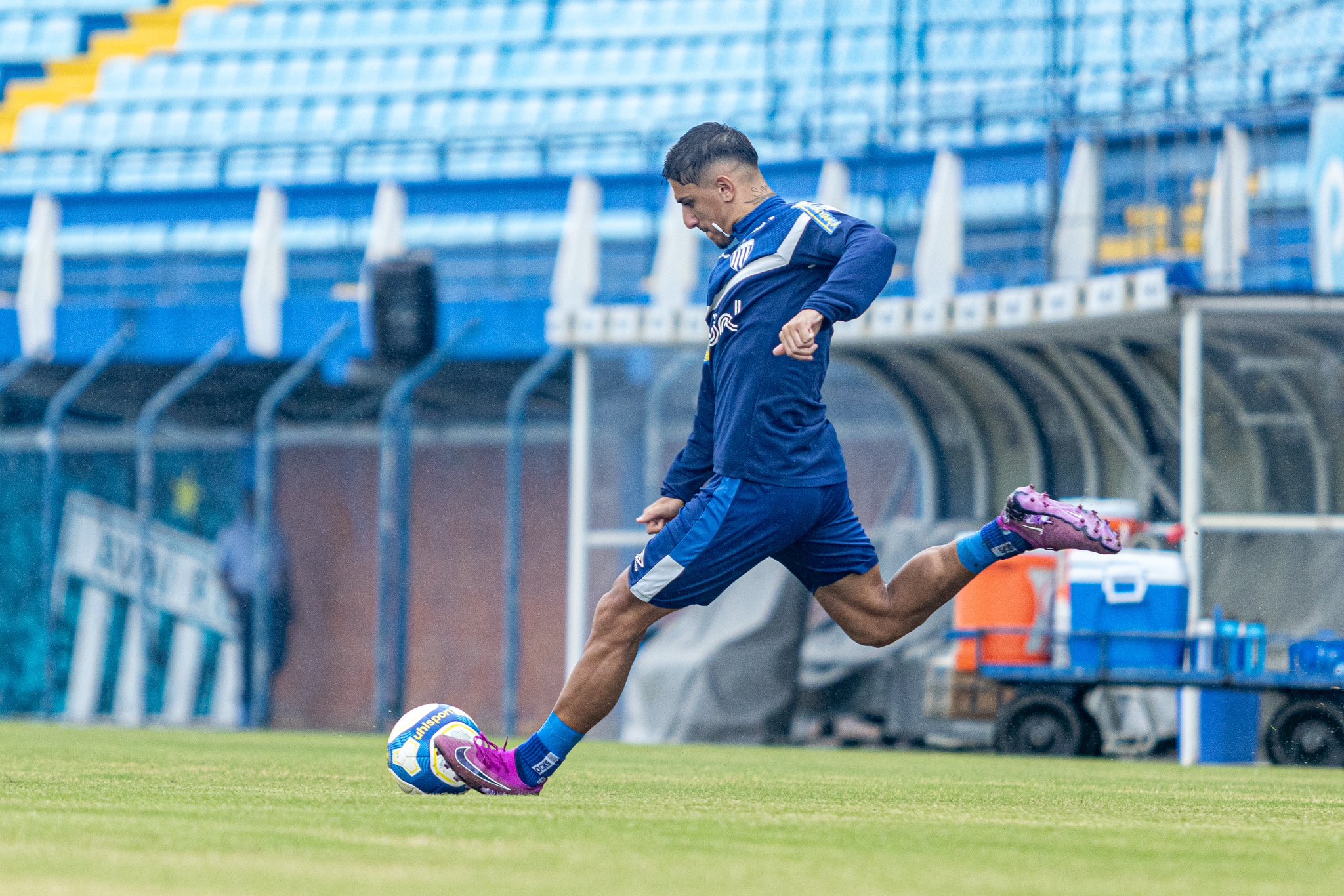 Com problemas na lateral, Barroca quebra a cabeça para definir Avaí para estreia da Série B