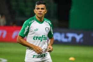 Bruno Rodrigues avança na recuperação e faz treino leve no gramado no Palmeiras