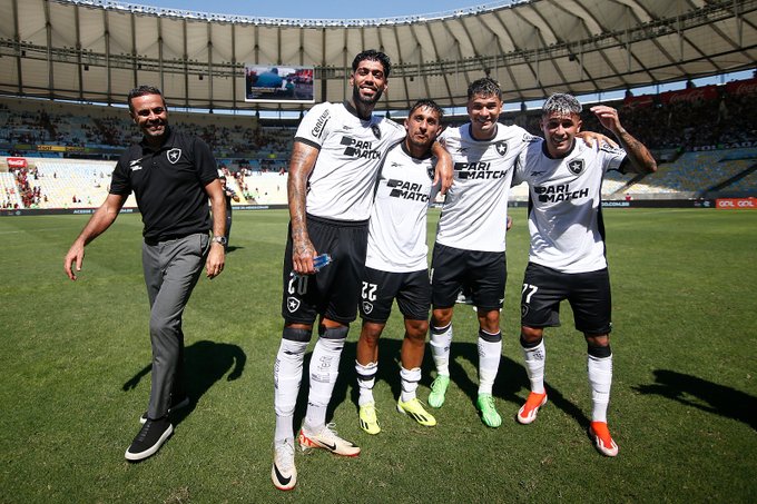 BRASILEIRÃO: Botafogo embala terceira vitória e lidera; Corinthians desencanta