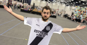 Por que o ator que faz Greg em ‘Todo Mundo Odeia o Chris’ virou torcedor da Ponte Preta?