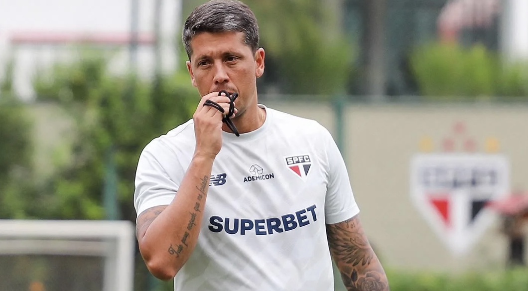Carpini aguarda exames de atletas lesionados para buscar reabilitação na Libertadores