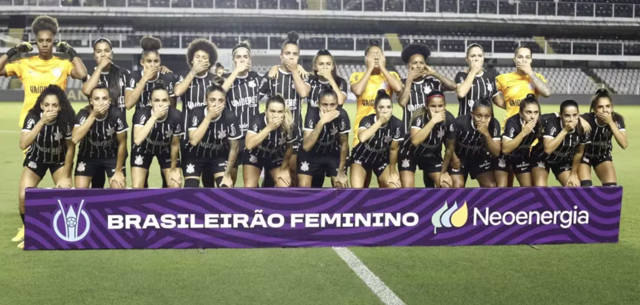 Jogadoras protestam no Brasileirão Feminino após retorno de técnico acusado de assédio