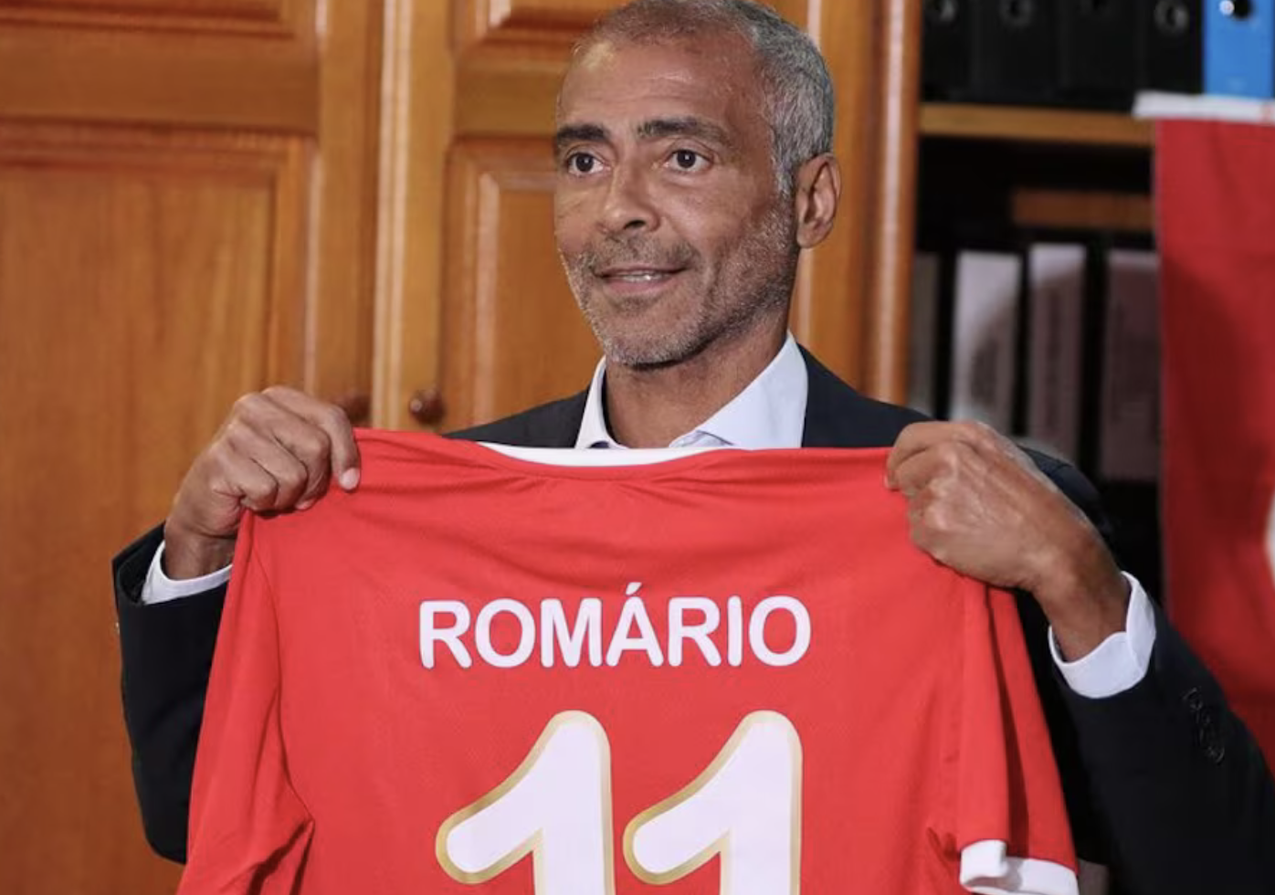 Aos 58 anos, Romário vai jogar a Segunda Divisão do Rio de Janeiro