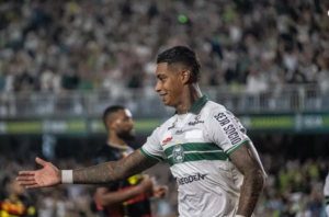 STJD pede mais tempo e volta de Alef Manga, do Coritiba, é adiada