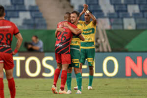 Athletico x Cuiabá: Onde assistir, escalações e arbitragem
