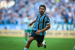 Recuperado, Diego Costa é relacionado para jogos do Grêmio contra Bahia e Operário-PR